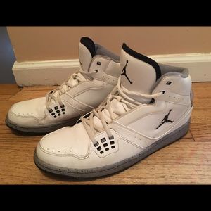 NIKE 1 AIR JORDAN BASKETBALL SHOE